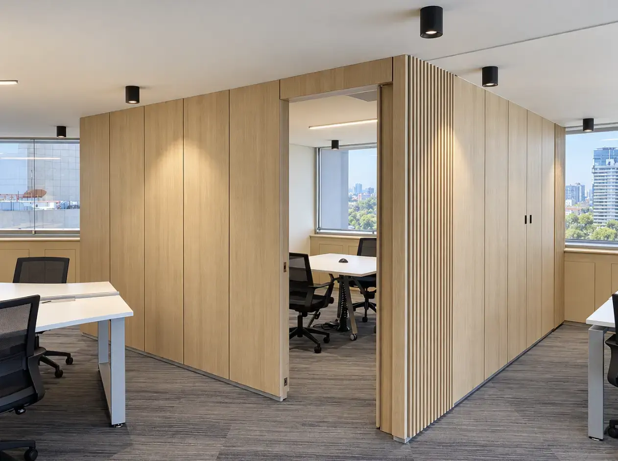 Proyecto de interiorismo corporativo por Housense, vista 4